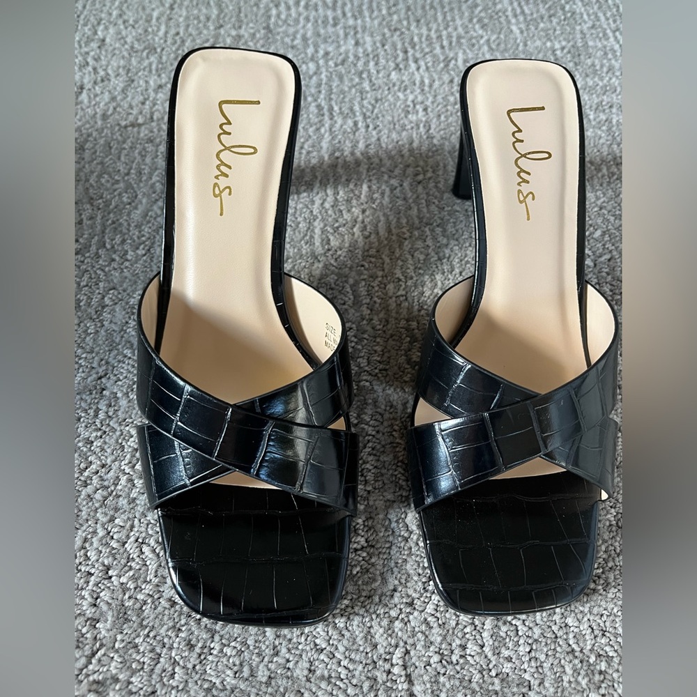 Lulu's Black Heels with Crocodile Texture